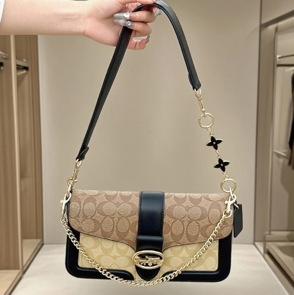 New Coach Georgie Shoulder Bag in Blocked Signature Canvas RARE Free Chain - Picture 1 of 11